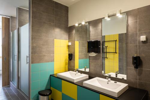 TORTER OFFICE I BATHROOM I 2019 IMPLEMENTATION I OFFICE I 2019