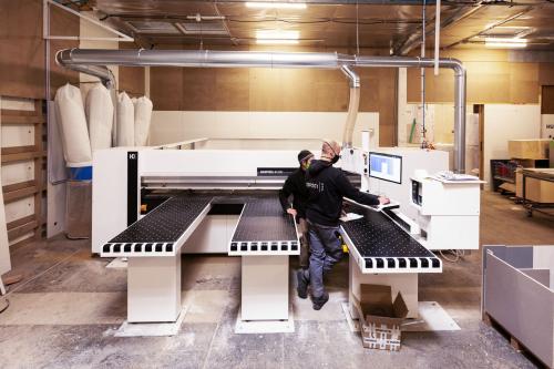 OUR MACHINES I SWANTEQ B-200 panel dividing saw with extractors Manufacture of furniture I OUR MACHINES